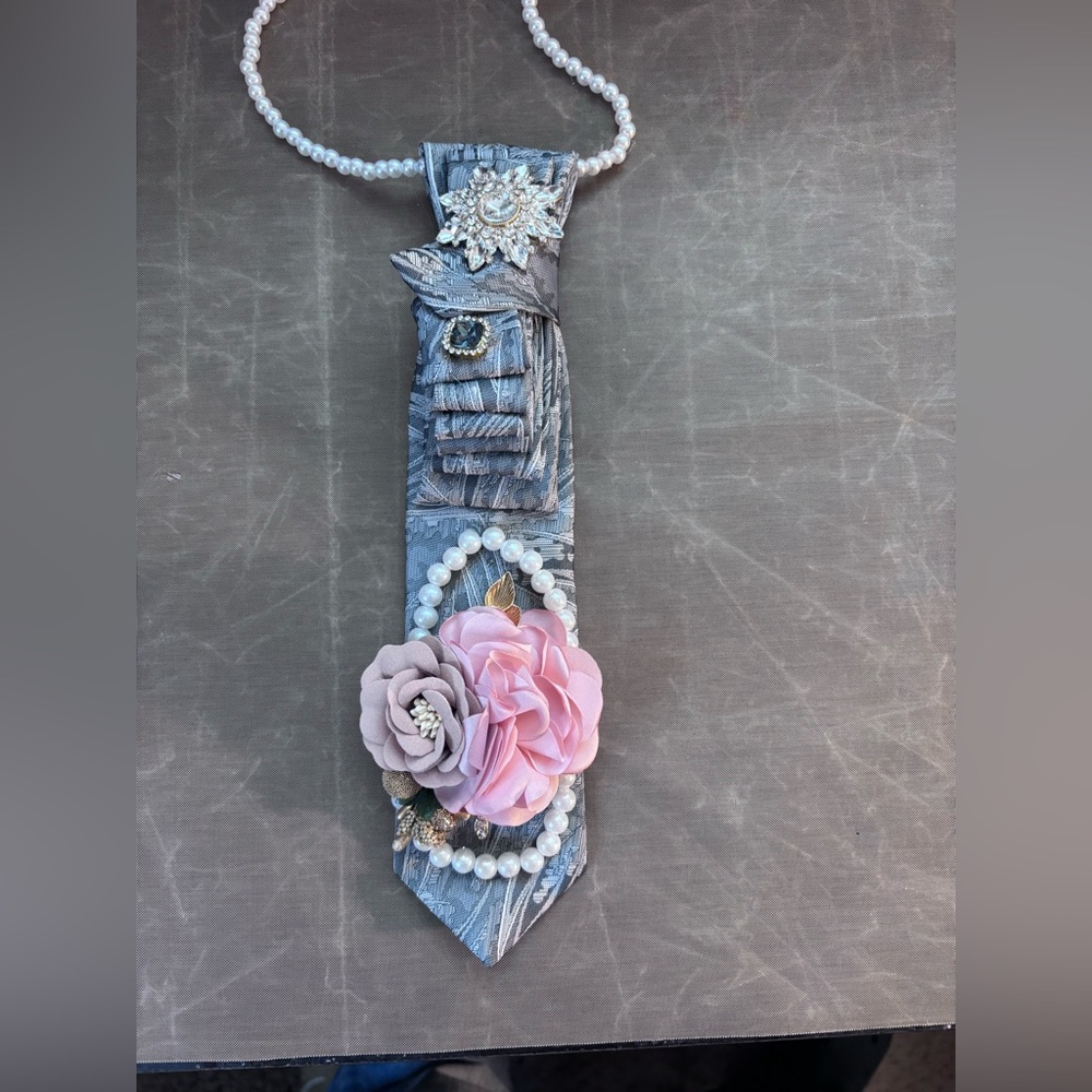 Elegant Pearl & Fabric Flower Statement Necklace - Pink & Gray